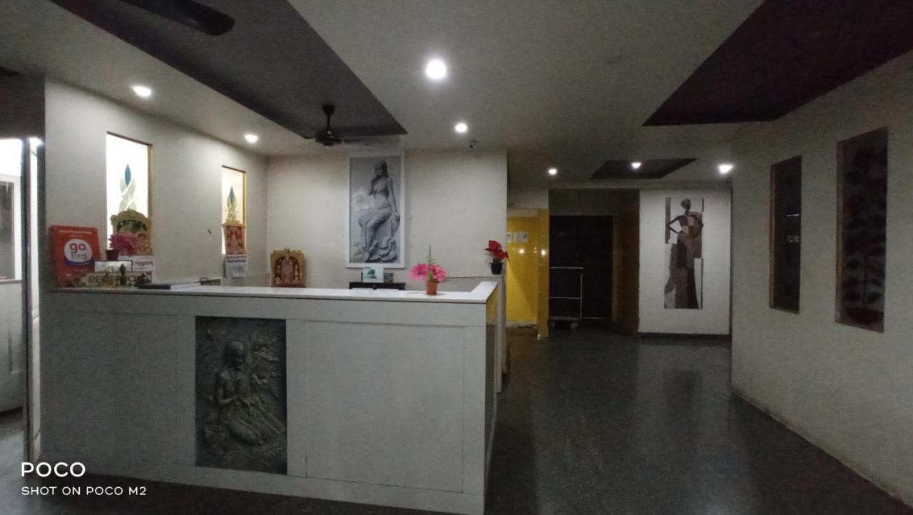 Hotel Jaidharshini Palace 库姆巴科纳姆 外观 照片