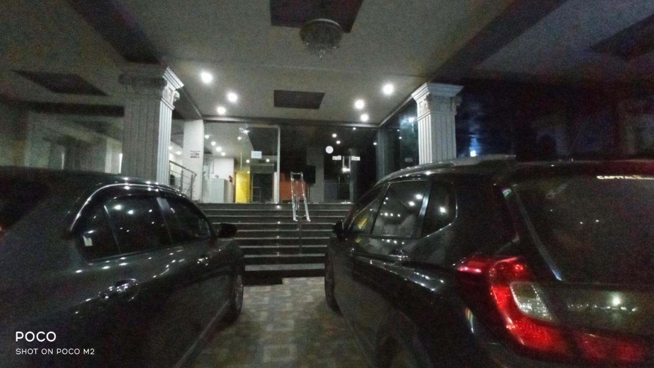 Hotel Jaidharshini Palace 库姆巴科纳姆 外观 照片