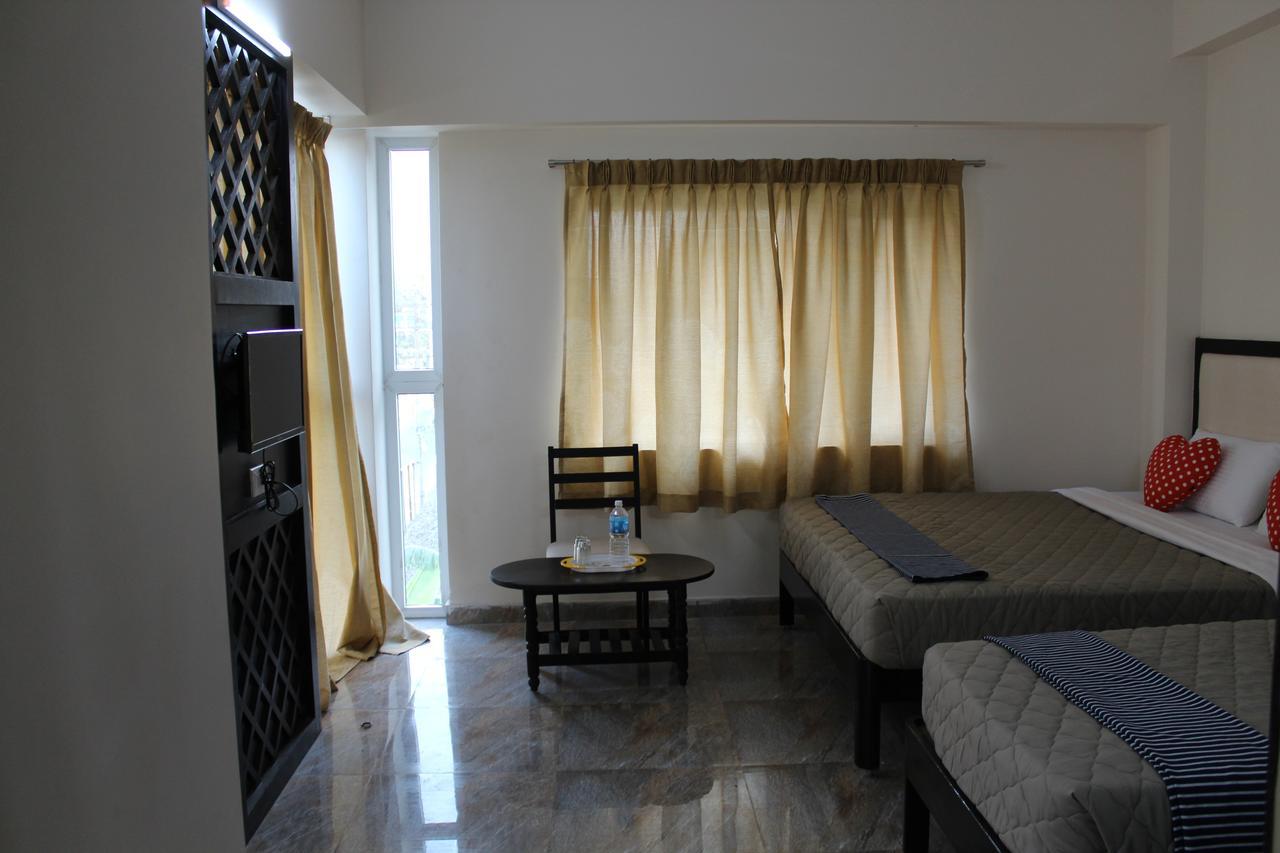 Hotel Jaidharshini Palace 库姆巴科纳姆 外观 照片