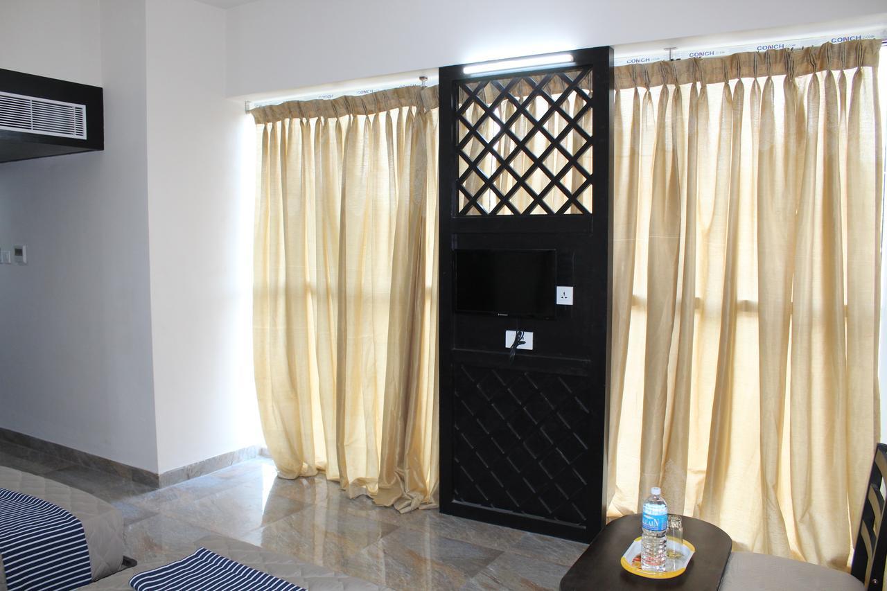 Hotel Jaidharshini Palace 库姆巴科纳姆 外观 照片