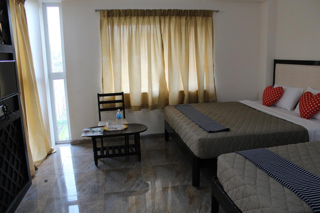 Hotel Jaidharshini Palace 库姆巴科纳姆 外观 照片