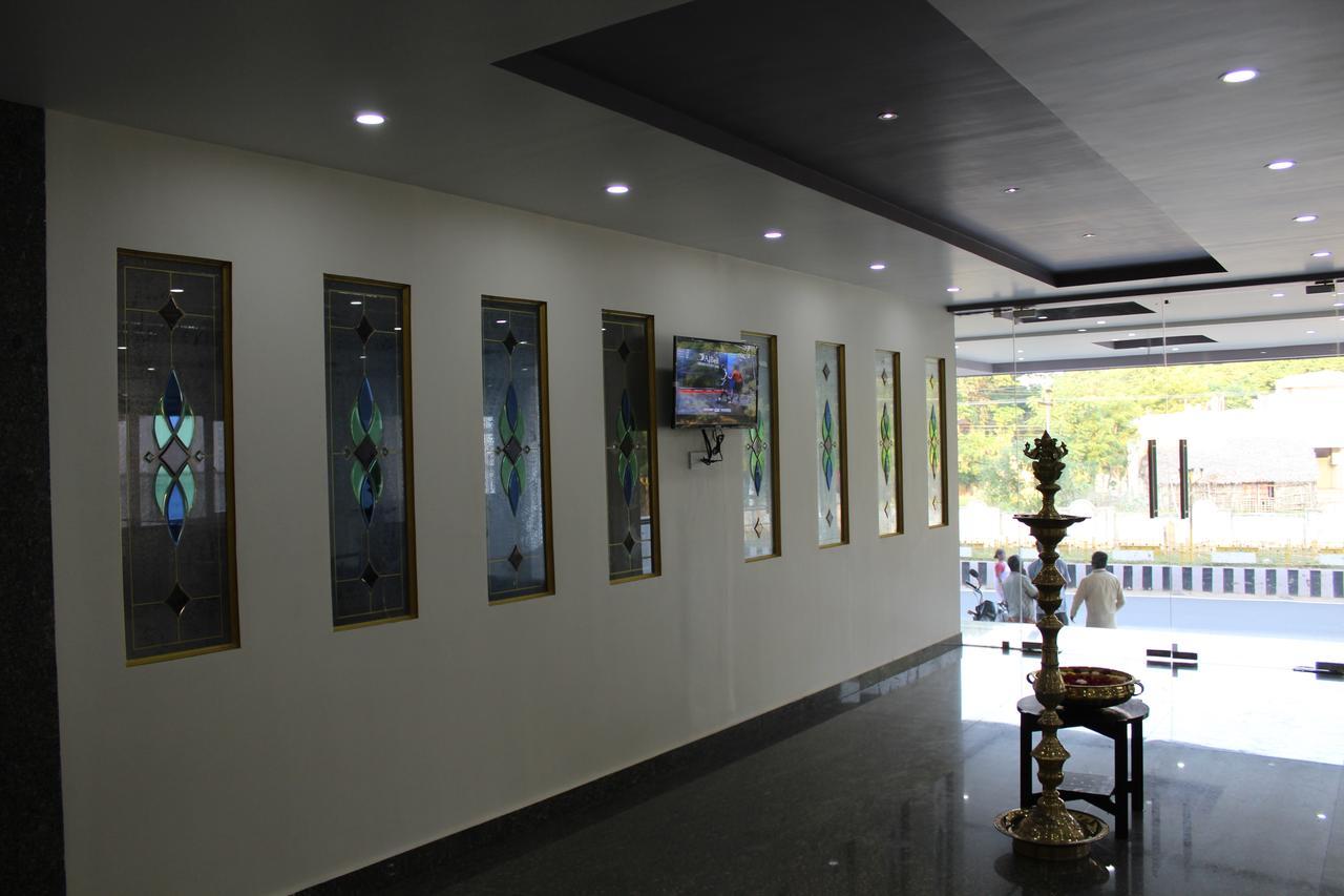 Hotel Jaidharshini Palace 库姆巴科纳姆 外观 照片